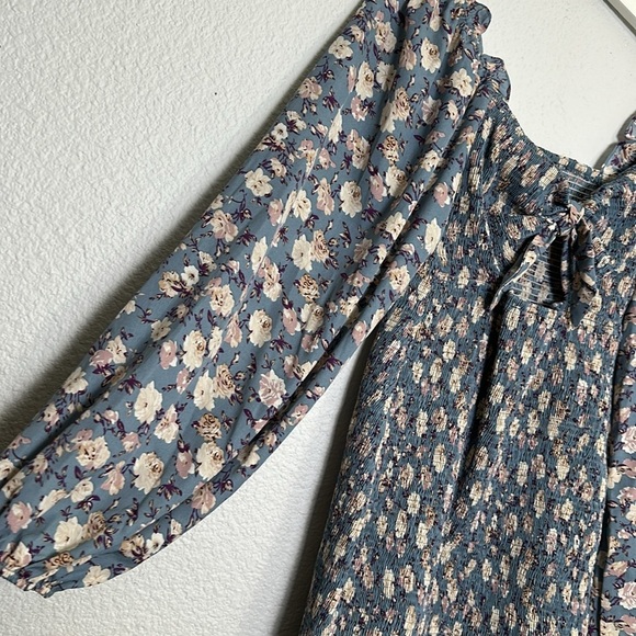 Lulus See Me Bloom Blue Floral Womens Size Small Cut Out Smocked Mini Dress - Picture 3 of 15